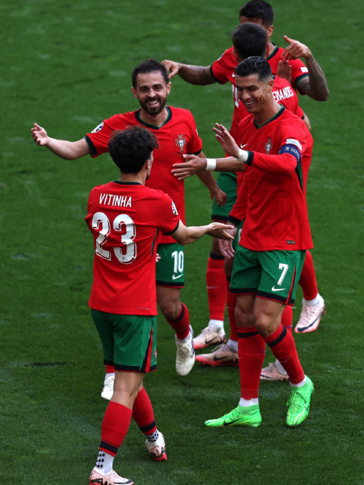 德国队逆转葡萄牙队,奥恰洛夫带队取胜 德国队逆转葡萄牙队,奥恰洛夫带队取胜