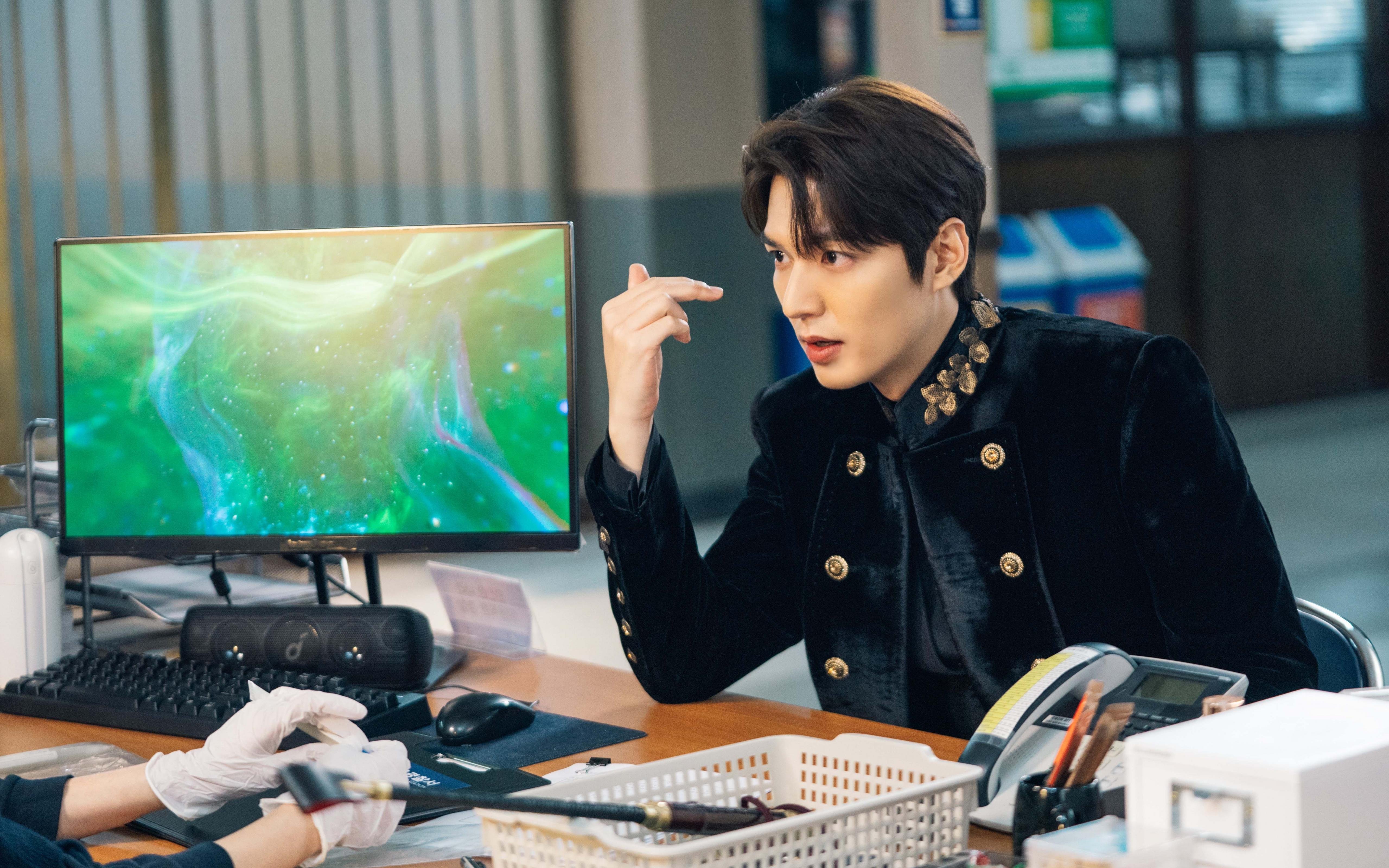 舞台与归途,姆巴佩的星空与马赛的炉火