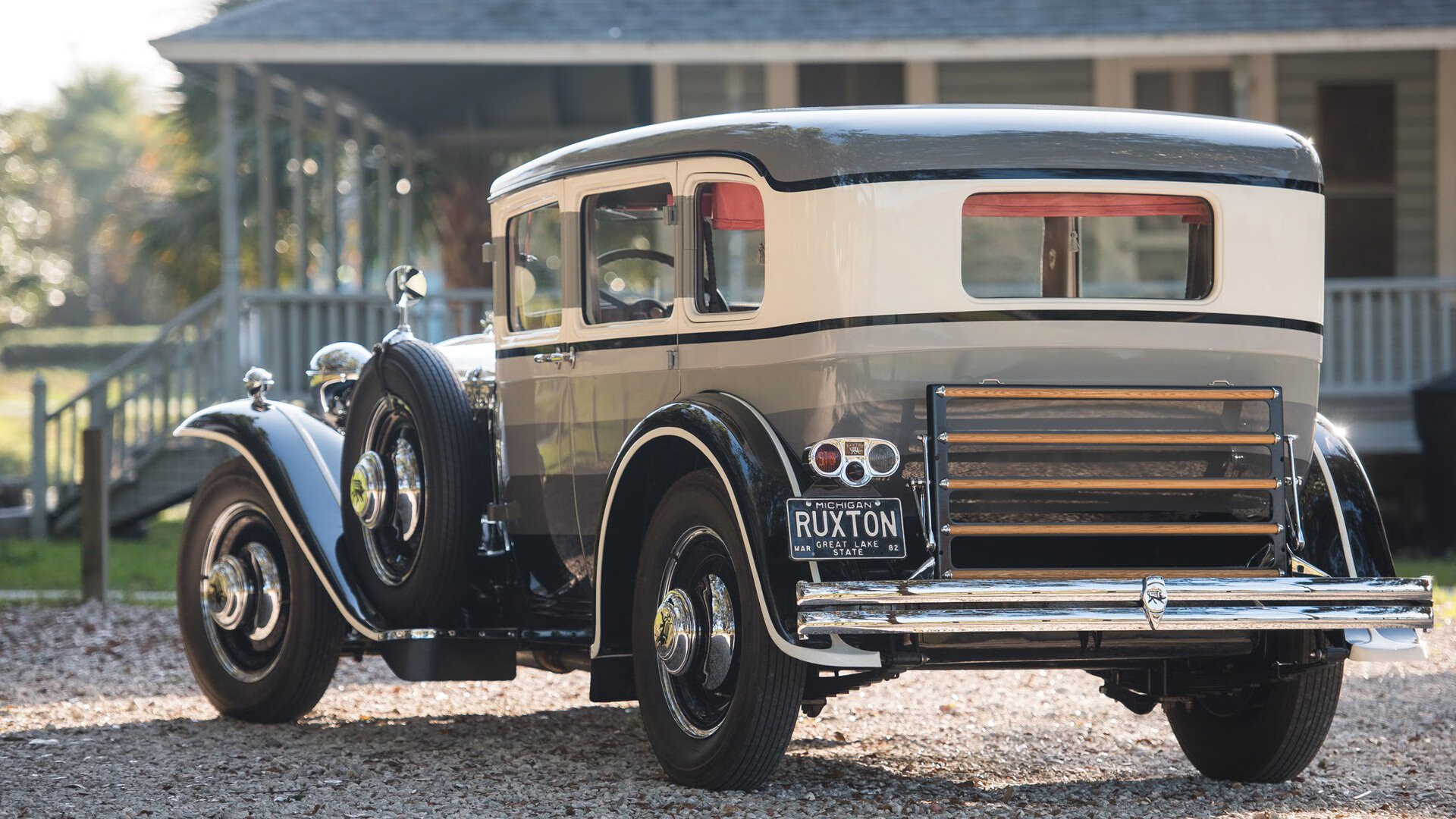 开云体育-步行者破晓之光，霍勒迪的封神之夜与太阳的黯然滑落