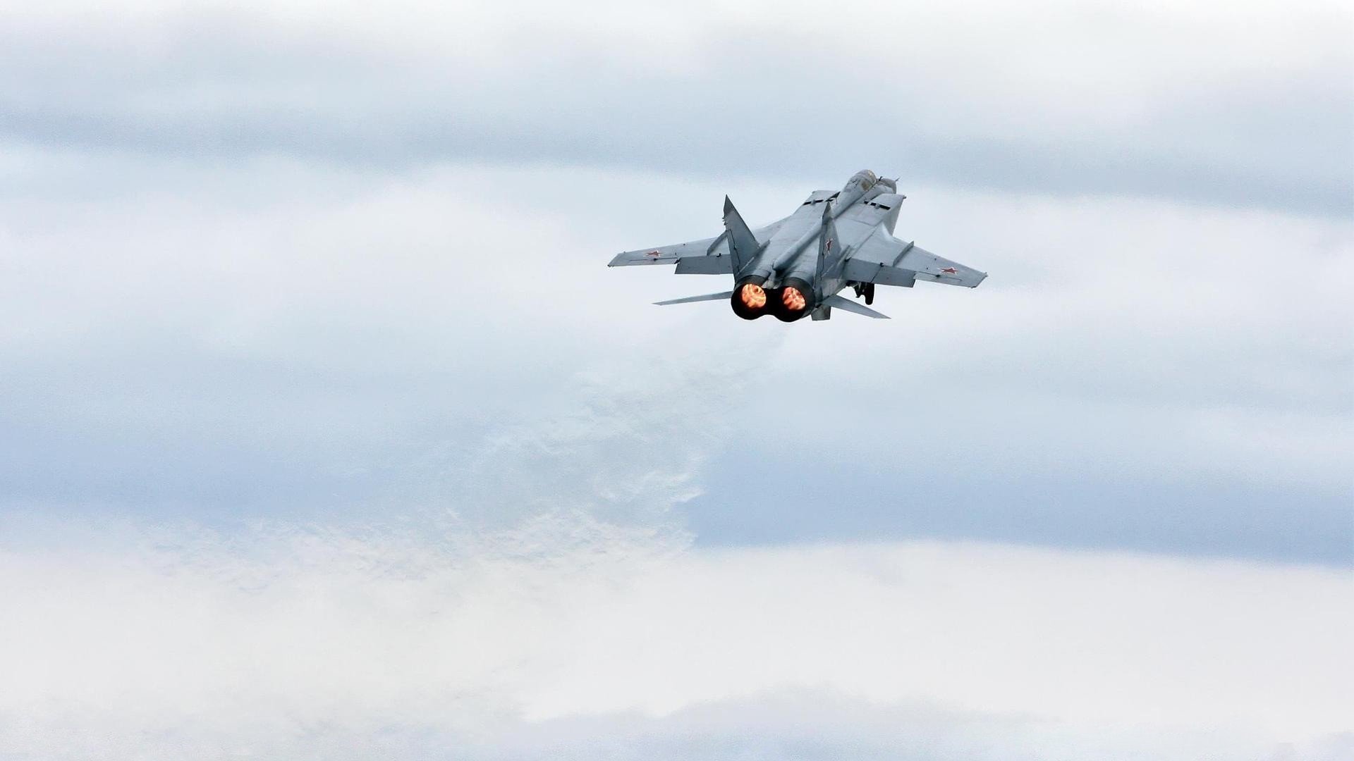 开云sport-一己之力对钢铁洪流，莱奥统治全场，威尔士正面击溃勒沃库森宣告新时代