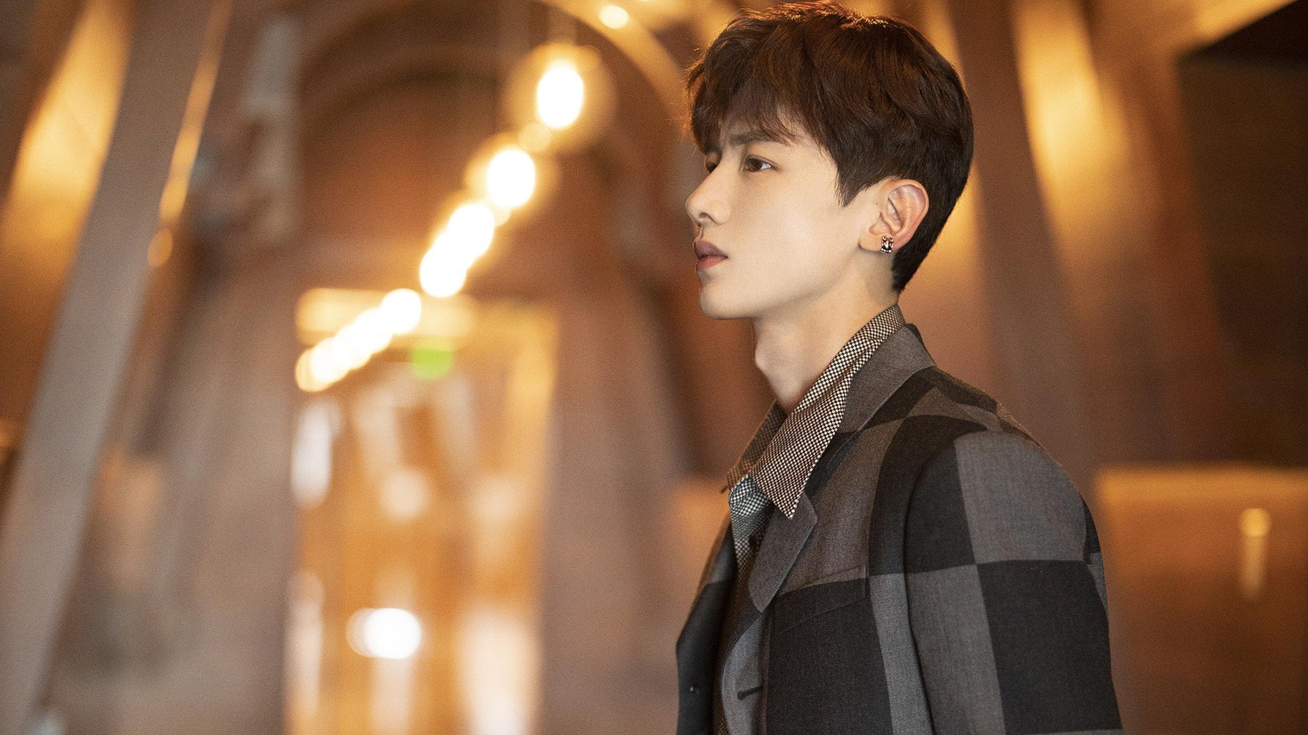 开云体育官网-速度与谋略，当F1街道赛上演黄蜂围剿猛龙