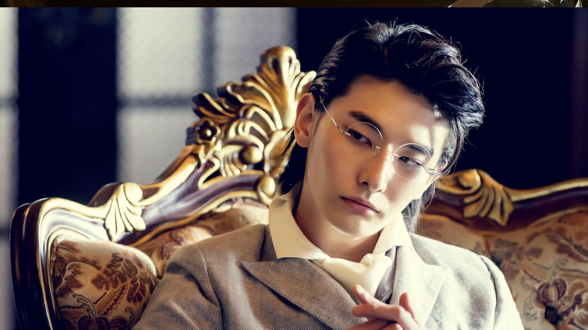 绿茵场外的外交角逐，当楚阿梅尼的纪录映照伊朗与南非的唯一性对决