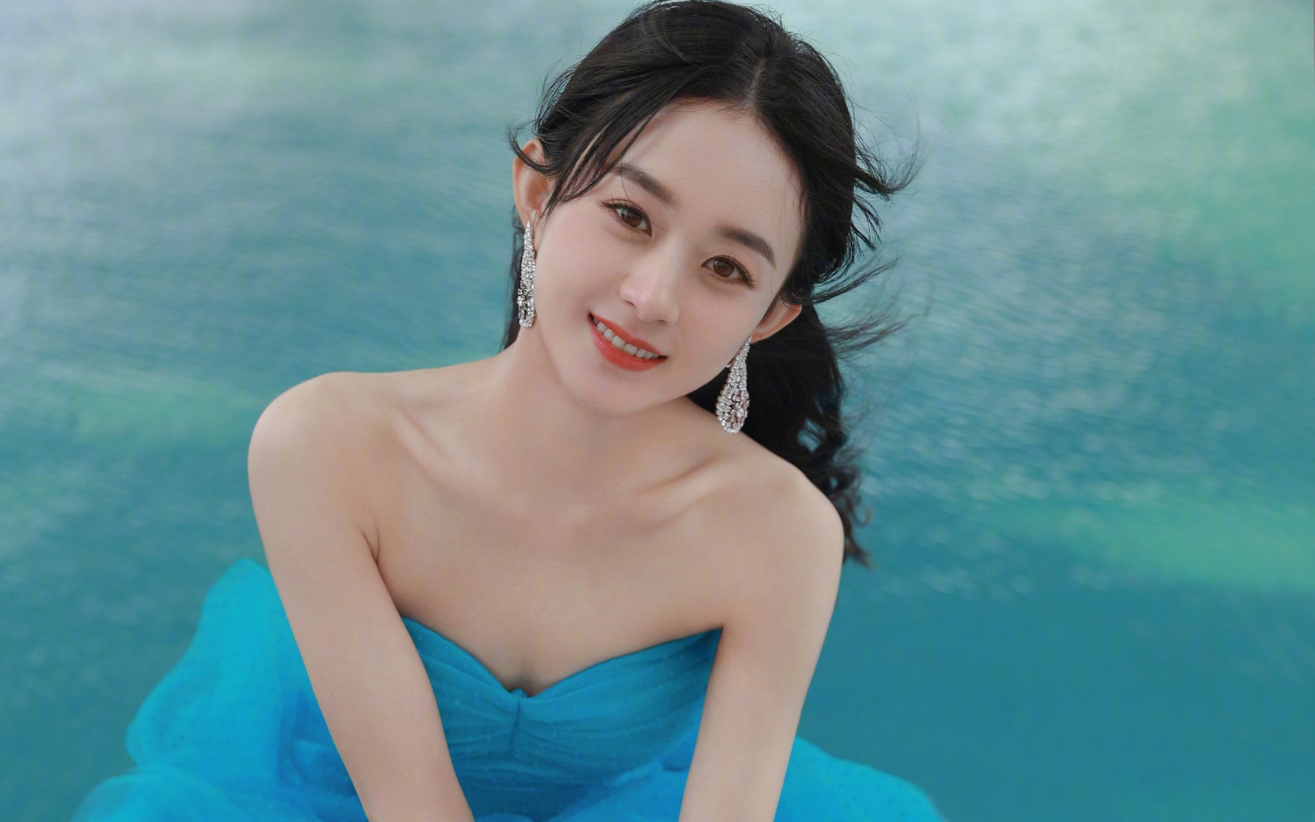 非常有趣,充满了戏剧张力。关键词库尔图瓦完成致命一击尤其巧妙—作为一名门将,他的致命一击必然发生在极其罕见的情况下,这本身就构成了唯一性的核心。让我们围绕这个概念,构建一个独一无二的比赛故事